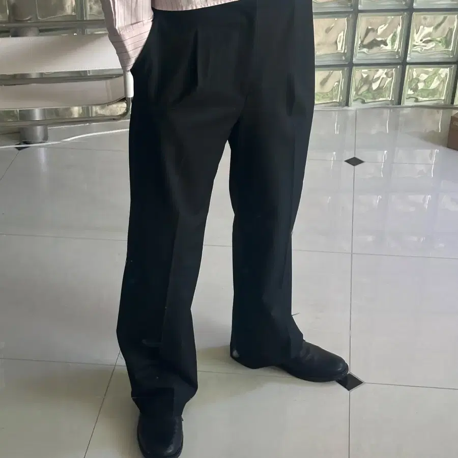 Uniqlo 유니클로 Tucked wide-leg pants