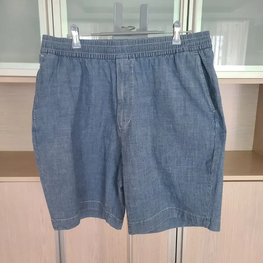 유니클로 스트레치이지쇼트팬츠(샴브레이,블루) 택제거 새상품