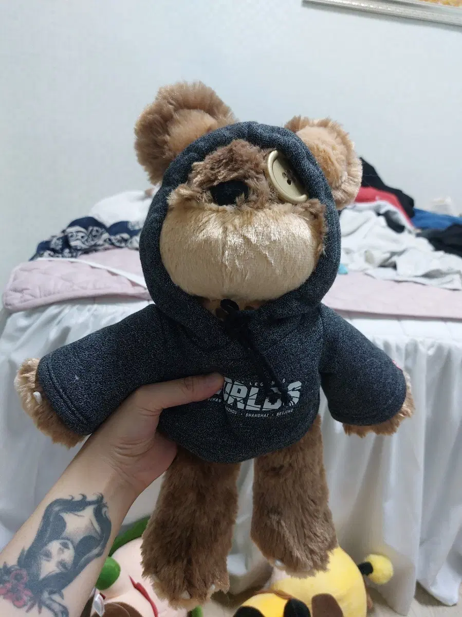 리그오브레전드 후드티 입은 티버 인형