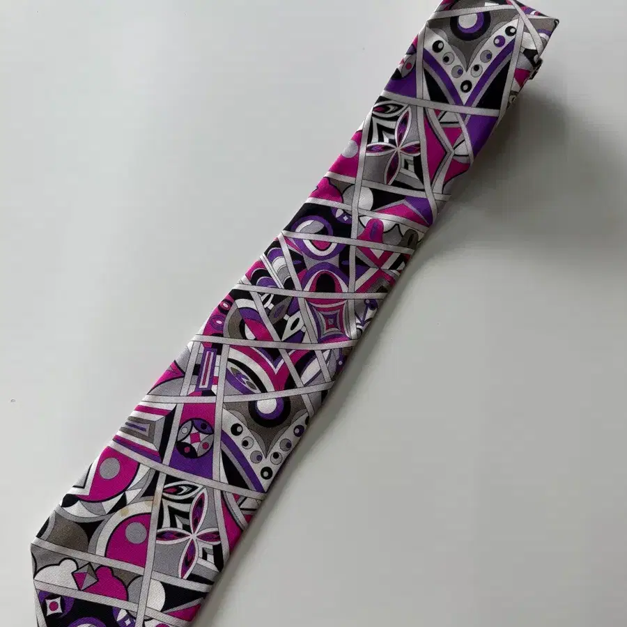 에밀리오 푸치(Emilio Pucci) 명품 실크 넥타이 8.2cm