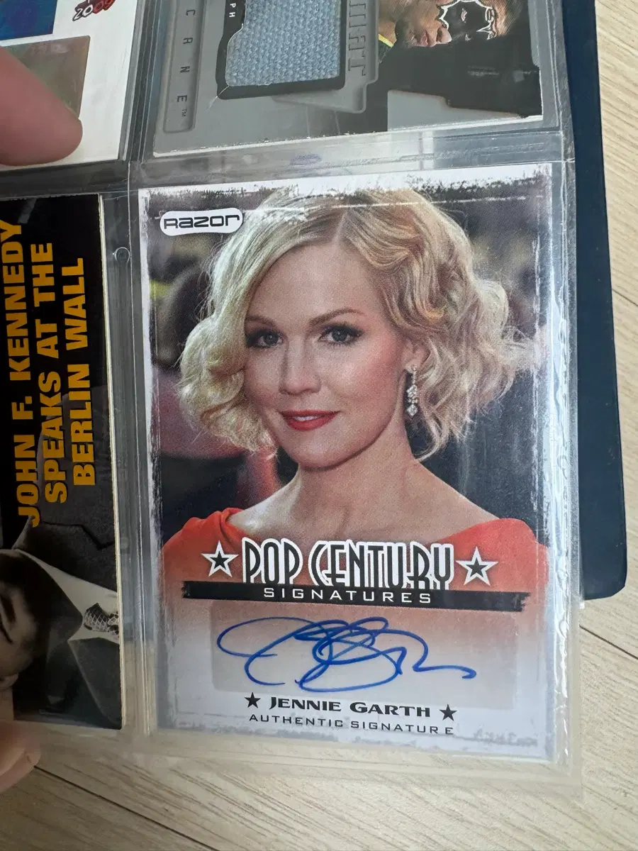 헐리우드 제니가스 jennie garth  팝 센추리 시그니처 사인 오토 카드