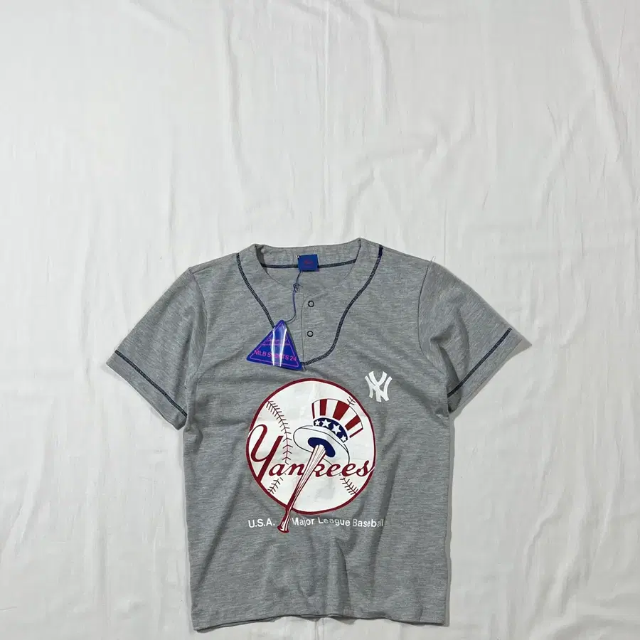 데드스탁 90s mlb ny양키즈 팀 로고 헨리넥 반팔티