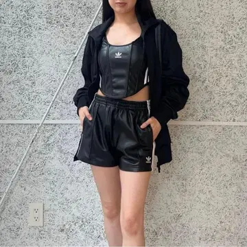 [레어 사이즈] adidas 가죽 숏팬츠 2XS