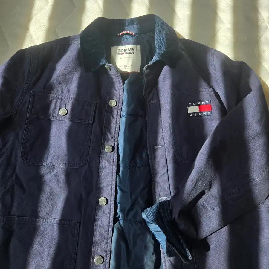Tommy Jeans 네이비 코듀로이 카라 패딩 자켓