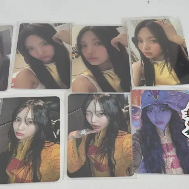 뉴진스 혜인 포카 ( 문의 주시면 정가 알려드려요 )