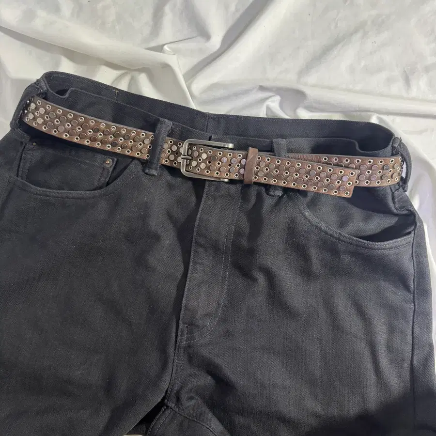 Caroll 펀칭 스터드 레더 벨트 italy