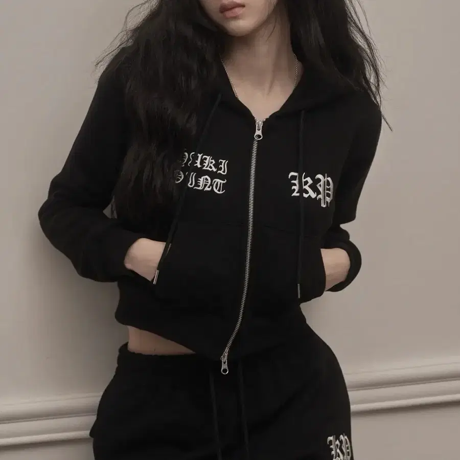 카키포인트 Chrome Hood Zip-up (black)