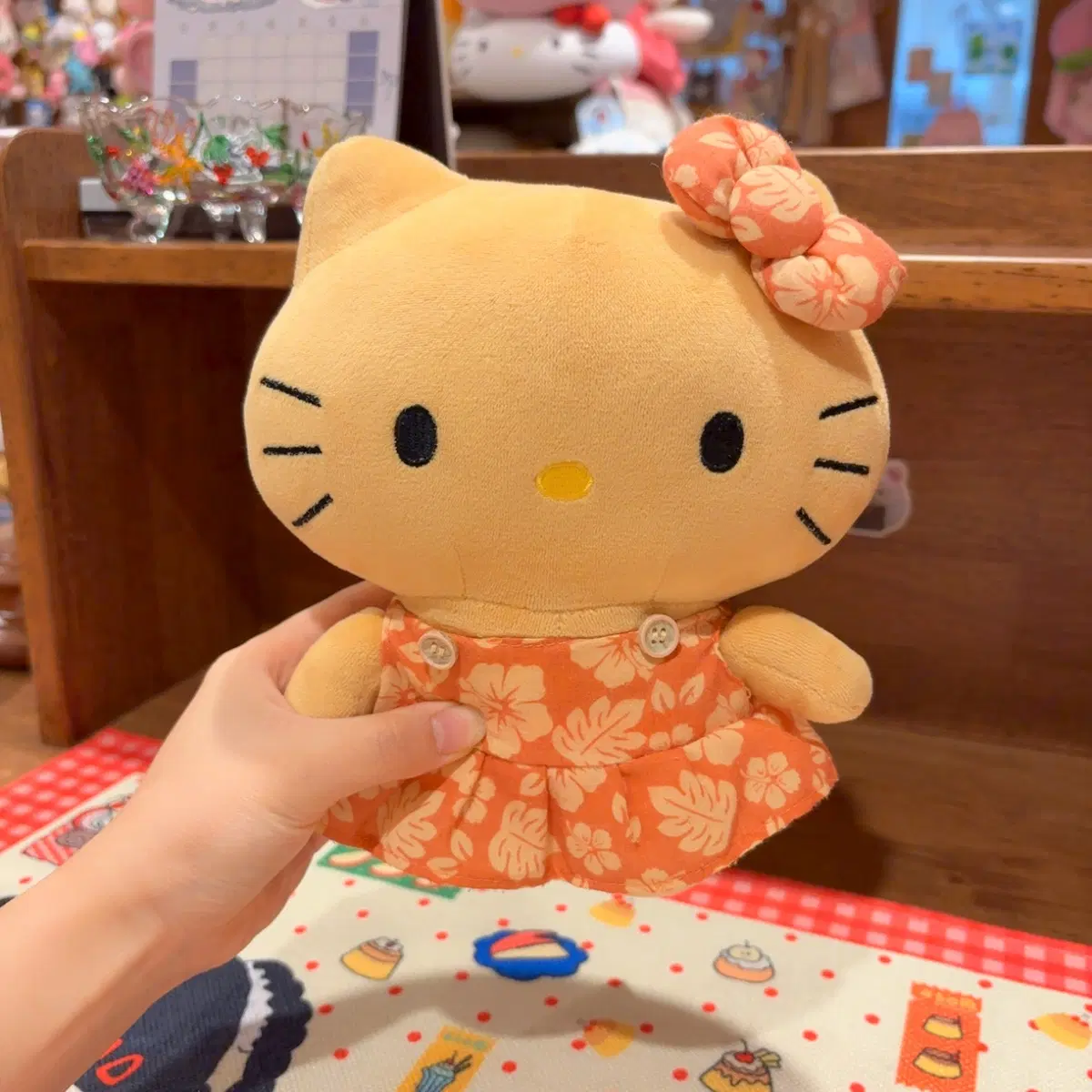 고전 산리오 헬로키티 태닝 하와이안 꽃 옷 인형