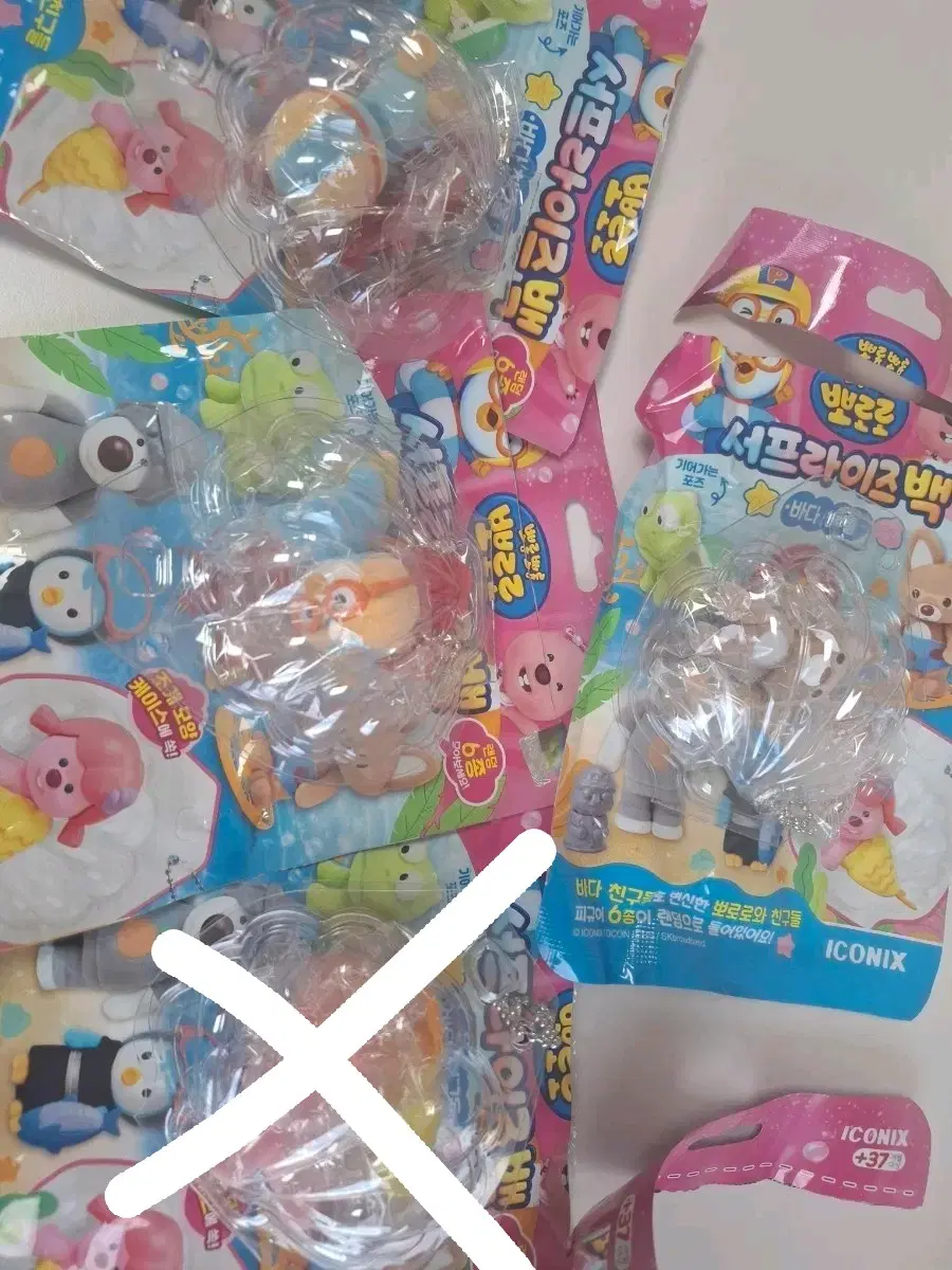 아이코닉스 뽀로로 서프라이즈백 바다친구들 랜덤 피규어 뽀로로 뽀로로 에디 팔아요