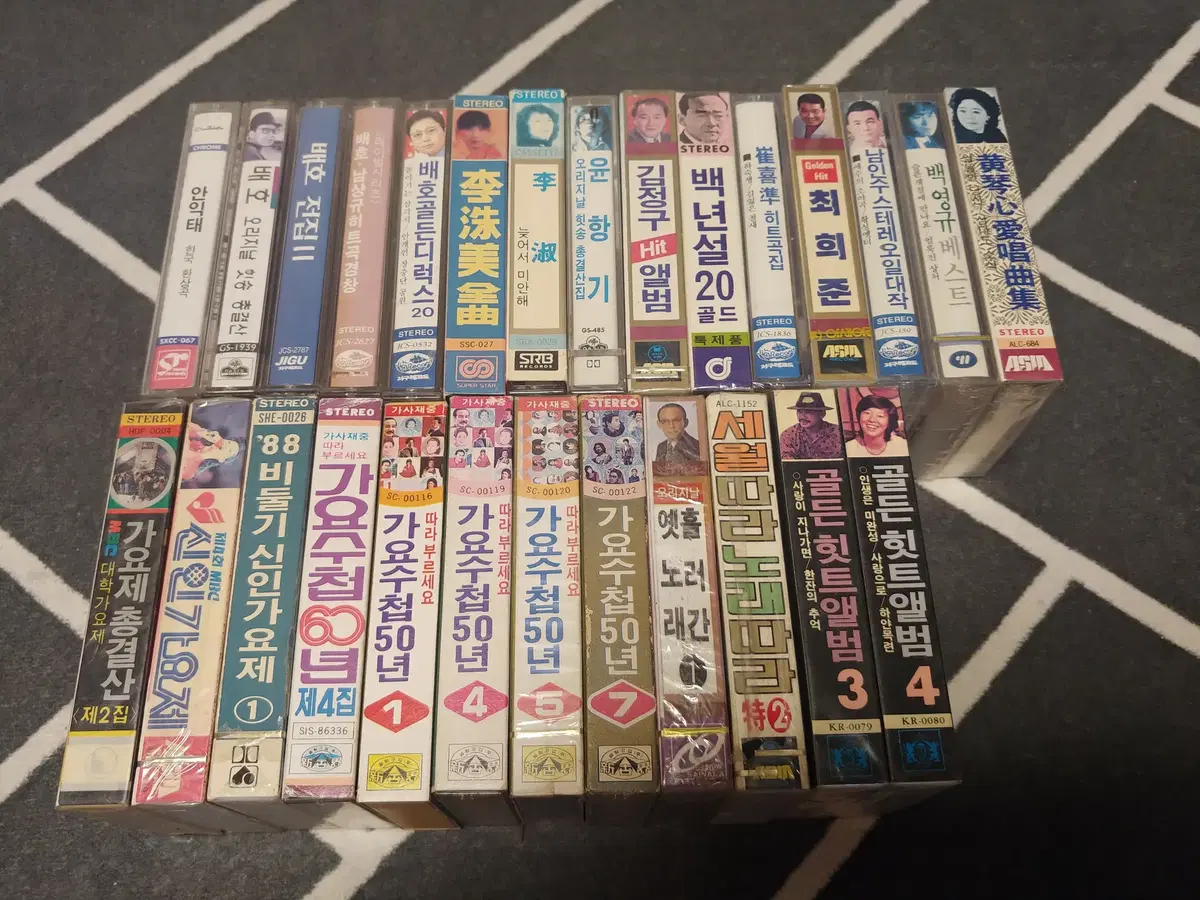 옛날가요 카세트테이프 27개-1 판매합니다.