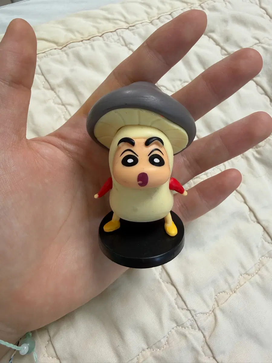 버섯돌이 짱구 피규어