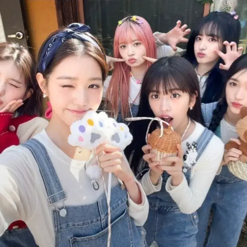 여돌,남돌  믹스 비공굿 처분 합니다!