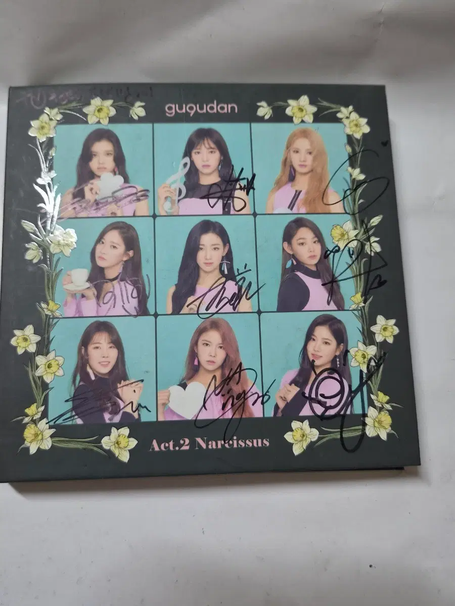 구구단 Act.2 Narcissus 전원9명친필 사인cd 입니다 깨끗합니다