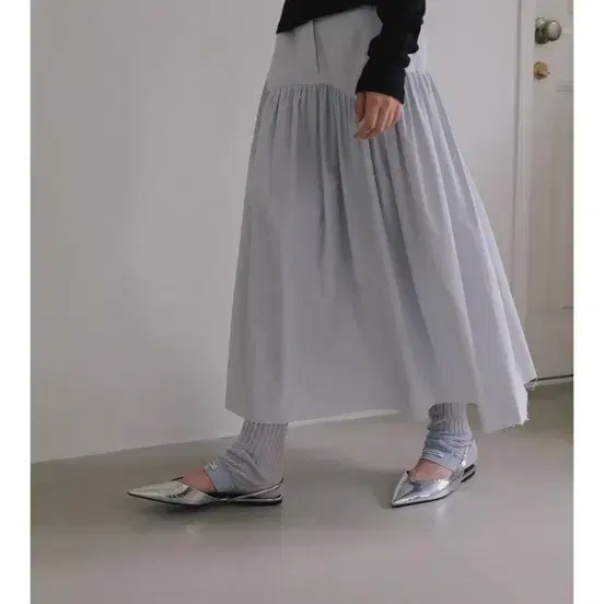 <새상품> 오버듀플레어 롱스커트 그런지 요크 개더 스카이블루