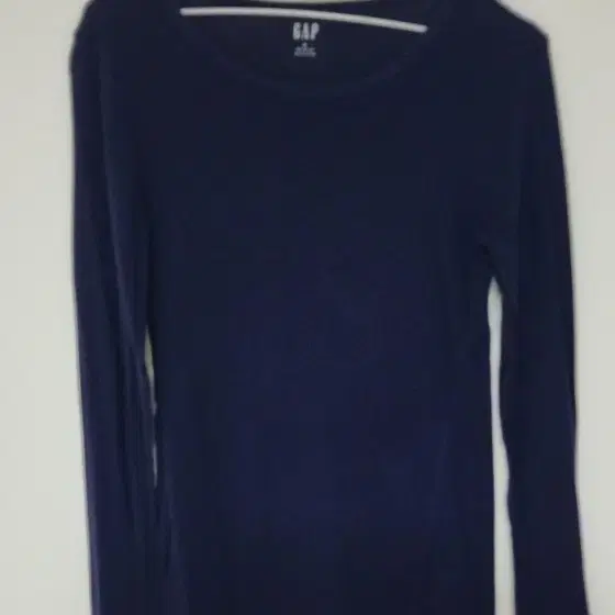 GAP 갭 네이비 슬림핏 긴팔티 XS