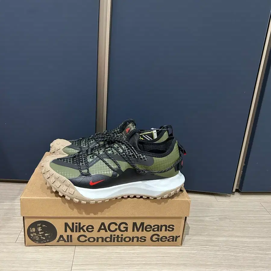 새상품 275 사이즈 나이키 ACG 마운틴 플라이 로우 SE 필그림 블랙