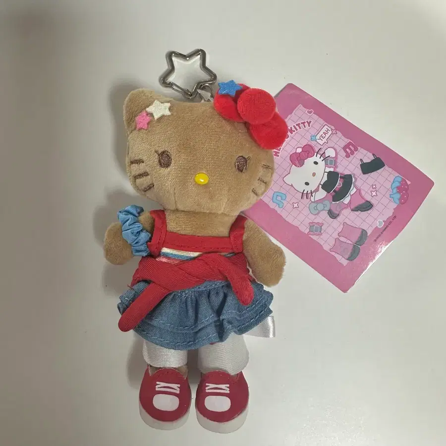 (새상품) 산리오 태닝 키티 레드 나시 청치마 롱다리 인형 키링