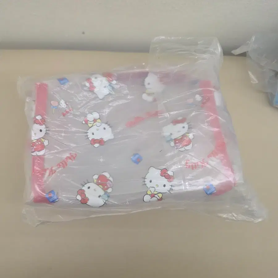 산리오 투명 사각 파우치