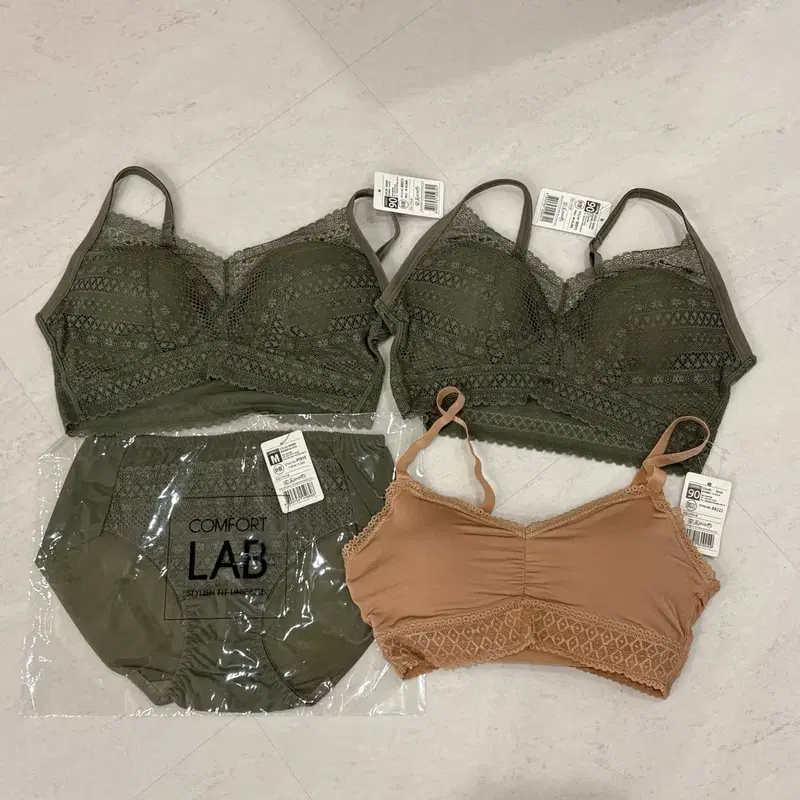 (새제품) 컴포트랩 브라렛 3개(90) 팬티 1개(M) 일괄