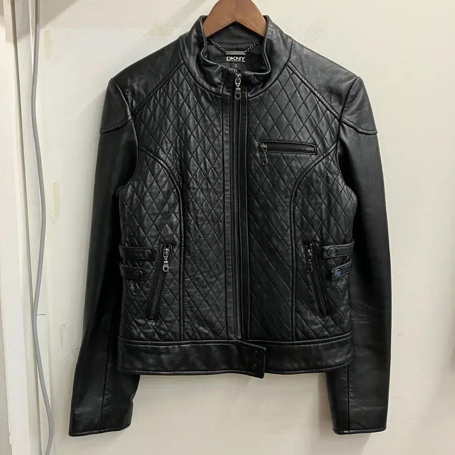 N83 dkny 가죽 자켓