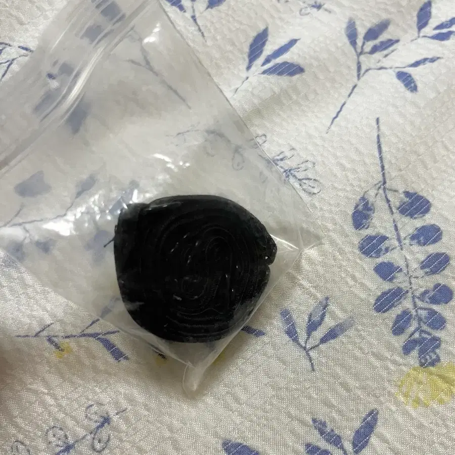 블랙 브라 어깨끈