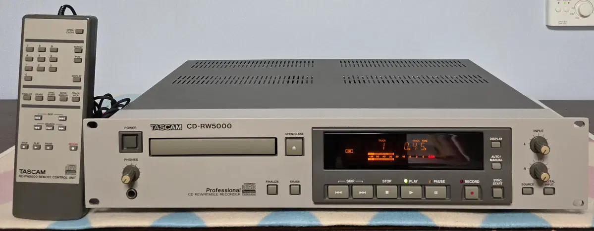 TASCAM CD 플래이어 CD-RW5000
