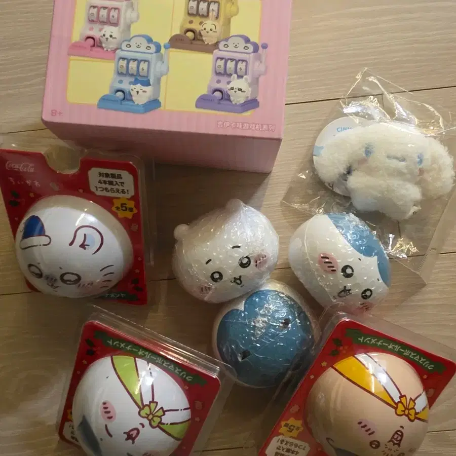 치이카와 슬롯머신 모몽, 캬푸캬라 치이,하치 산리오 시나모롤 미니무뉴 구루미 카라비너