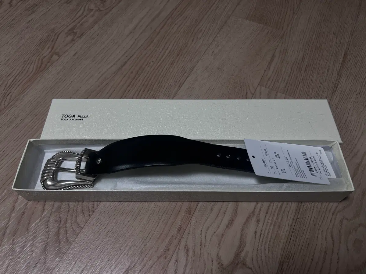 토가풀라 실버 버클 블랙 레더 벨트 팔찌