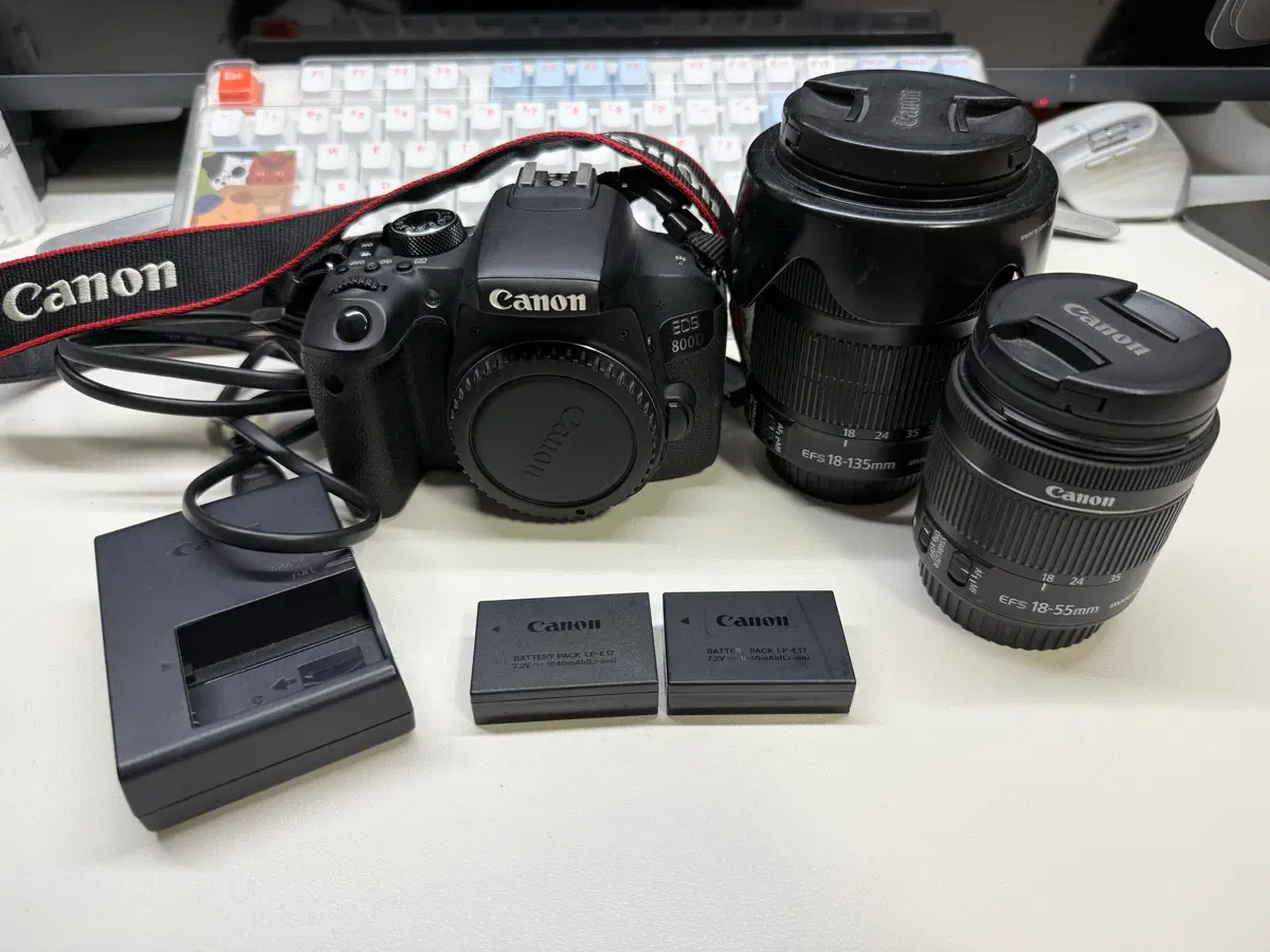 캐논 800D + 렌즈 2종 (18-135 STM / 18-55 STM) 풀세트