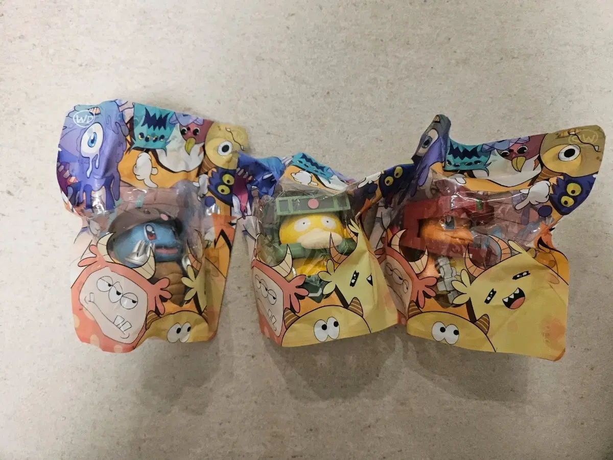 건담포켓몬 파이리 꼬북이 고라파덕