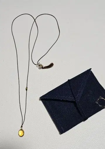 야스히데 오노 우츠시키 목걸이