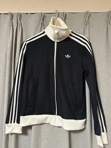 adidas 트랙 자켓 블랙 화이트