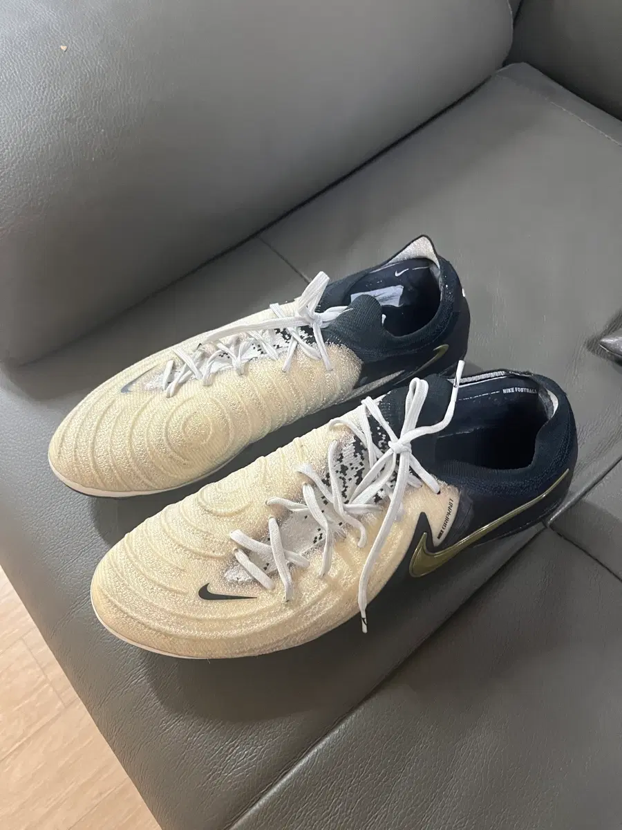 나이키 팬텀GT2 축구화 275