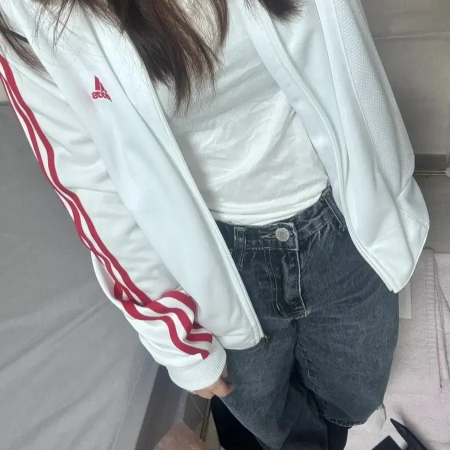 아디다스 흰빨 트랙탑 져지