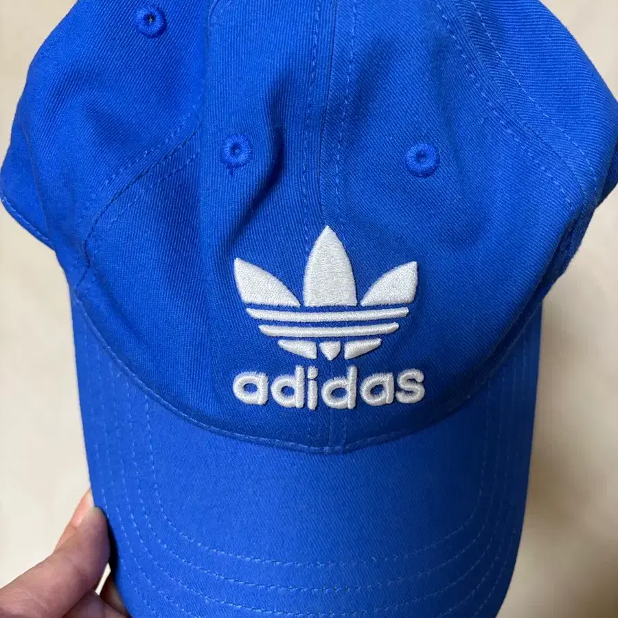 아디다스 삼선 로고 볼캡 블루