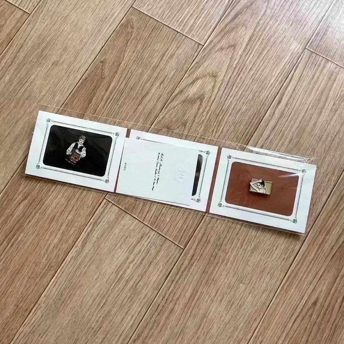 [2종일괄]큐리오사 뱃지 패키지 타오르는여인의초상 노에미메를랑 영화