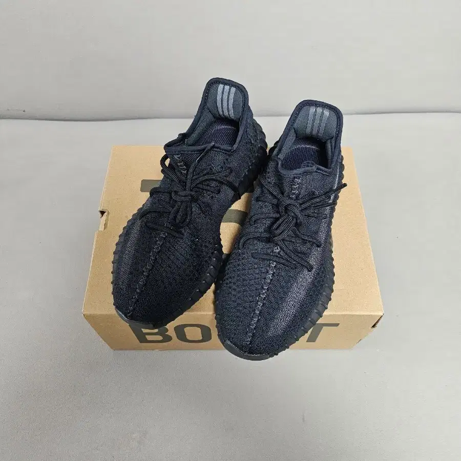 [270]이지부스트 350v2 오닉스 블랙