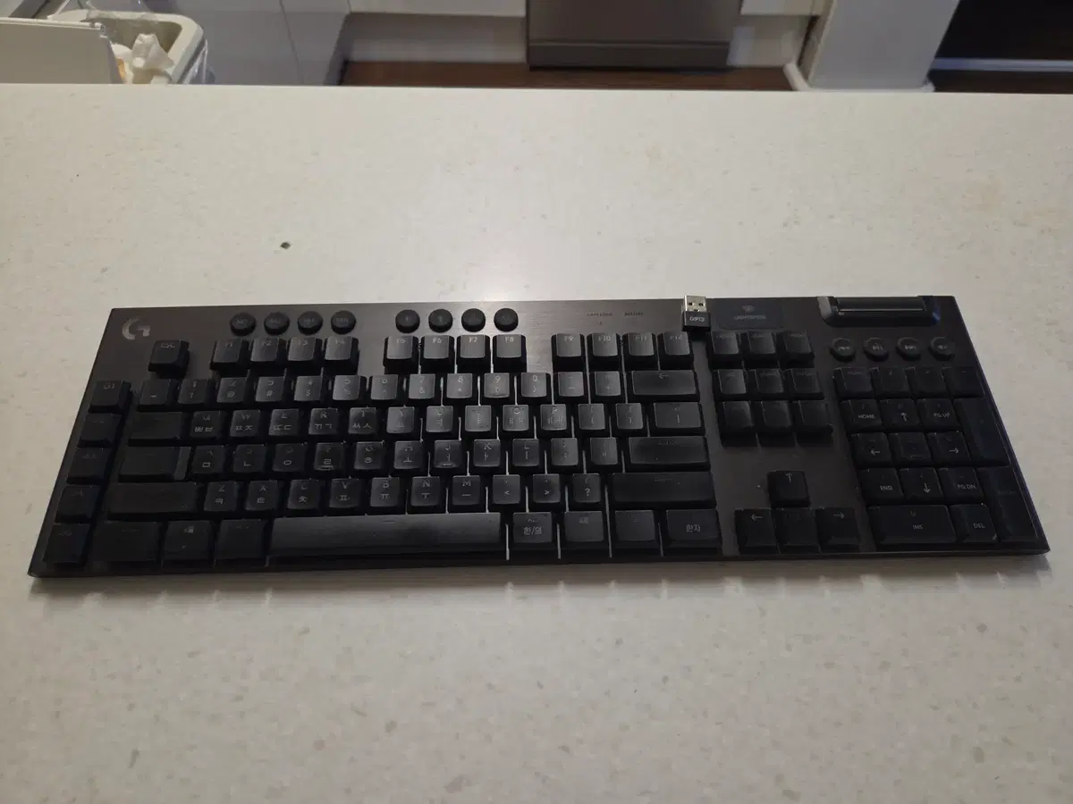 로지텍 G913 무선 기계식 게이밍키보드 CLICKY