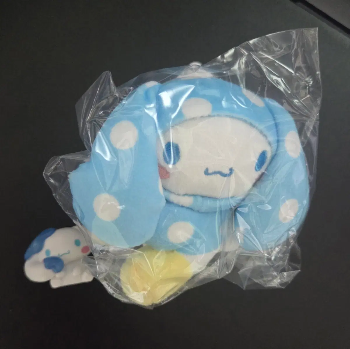 올리브영 시나모롤 자석인형 + 시나모롤 가챠