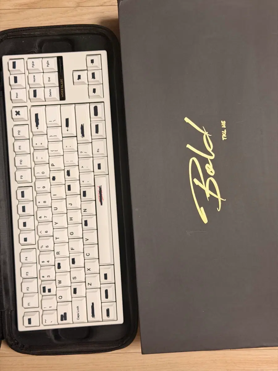 종결급 키보드. Mork Blade Bold TKL HE 화이트 완제품팝니다