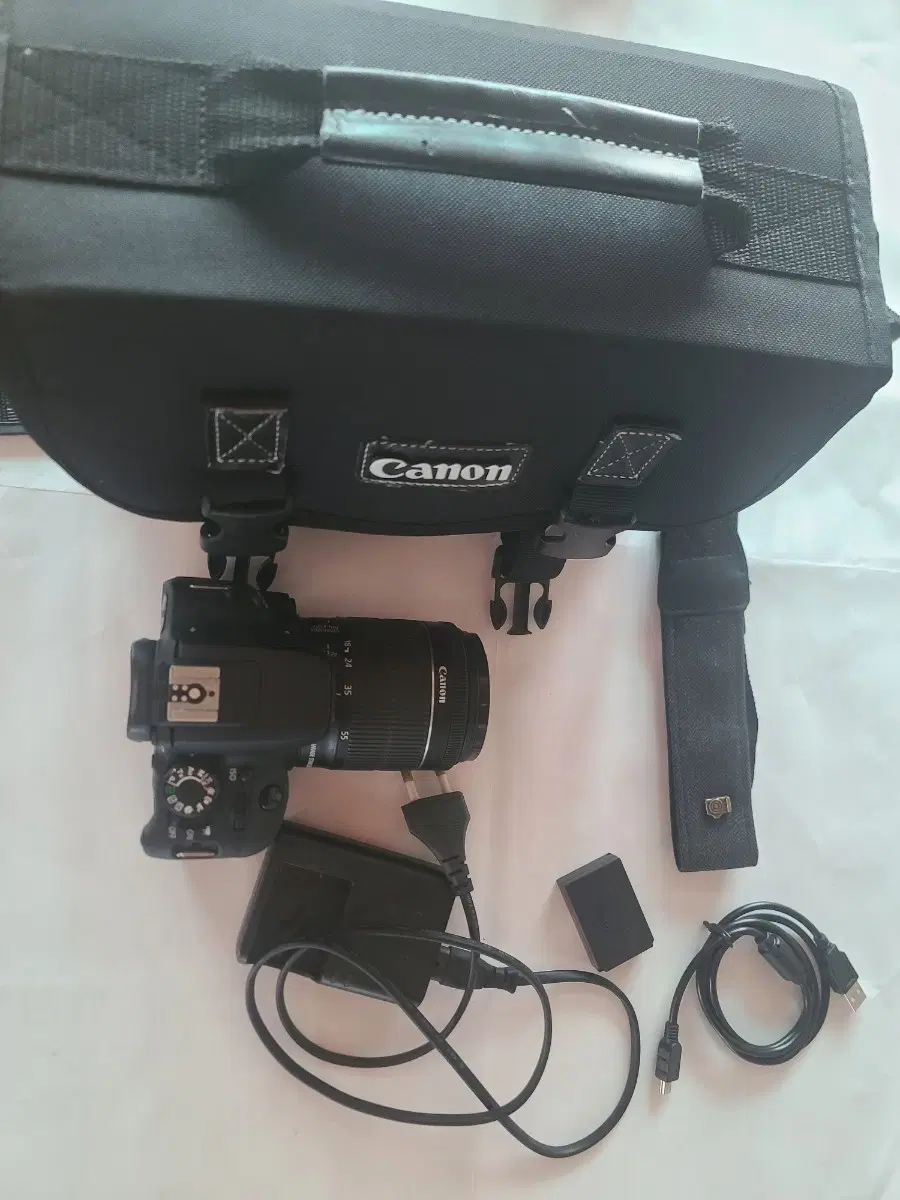 캐논 EOS 100D 카메라 18-55mm 렌즈 포함