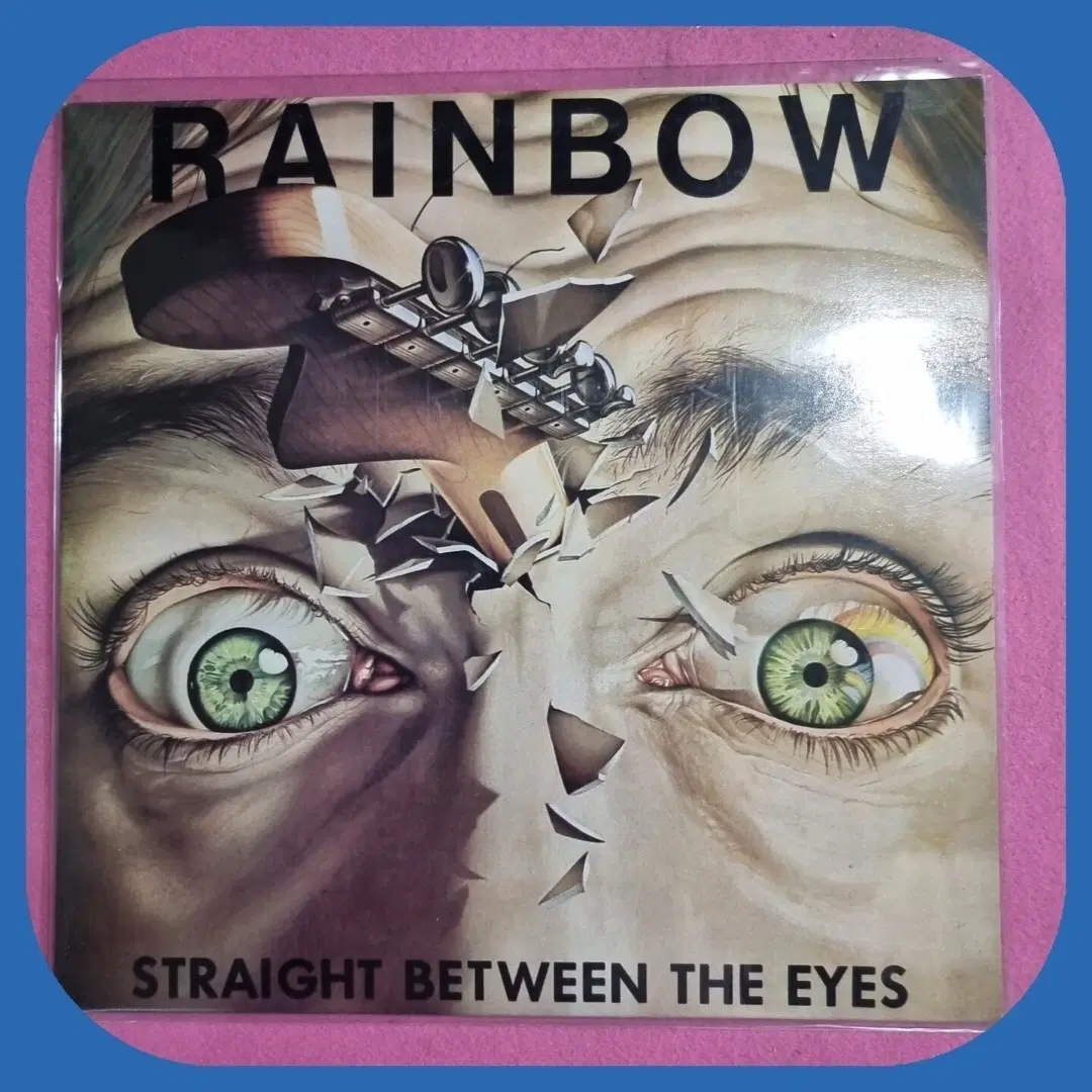 레인보우 STRAIGHT BETWEEN THE EYES LP NM/NM 희귀반