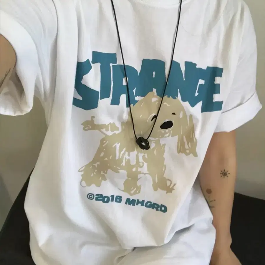 마하그리드 STRANGE PUPPY TEE