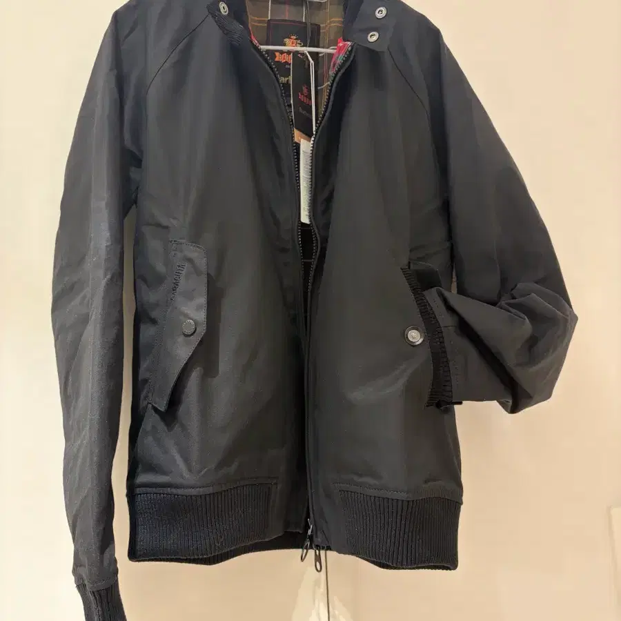 [새제품](가격인하)바버x바라쿠타 버머 재킷 바라쿠타x바버 봄버 재킷MWX2237BK11 Barbour x Baracuta Porton Wax Jacket L 4442296