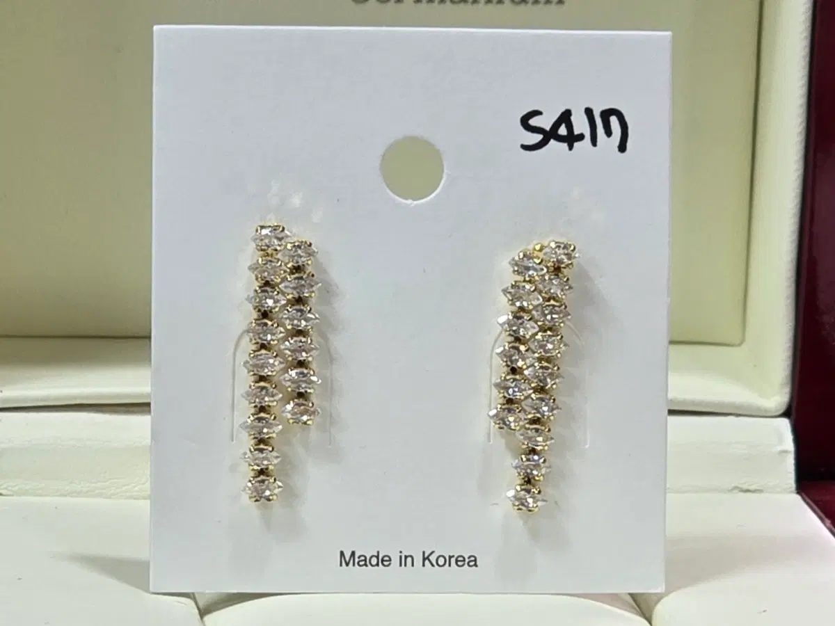 큐빅셋팅 귀걸이 2,7센치