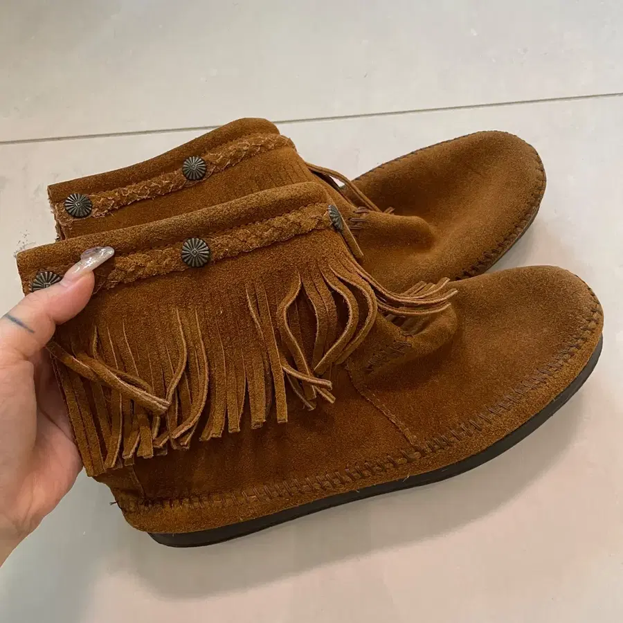 MINNETONKA 미네통카 fringed short boots