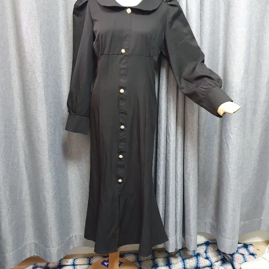 66머메이드 카라 원피스