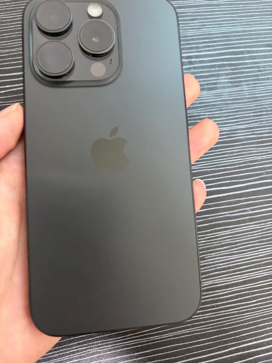 아이폰 15 프로 128GB 블랙 (액정 파손/부품용)