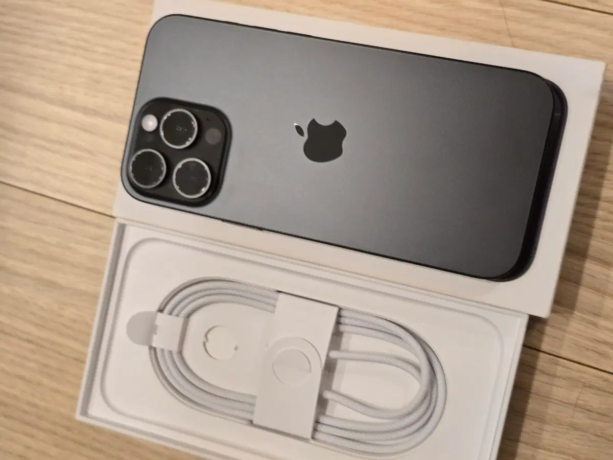 아이폰16프로 맥스 블랙256GB 새상품급