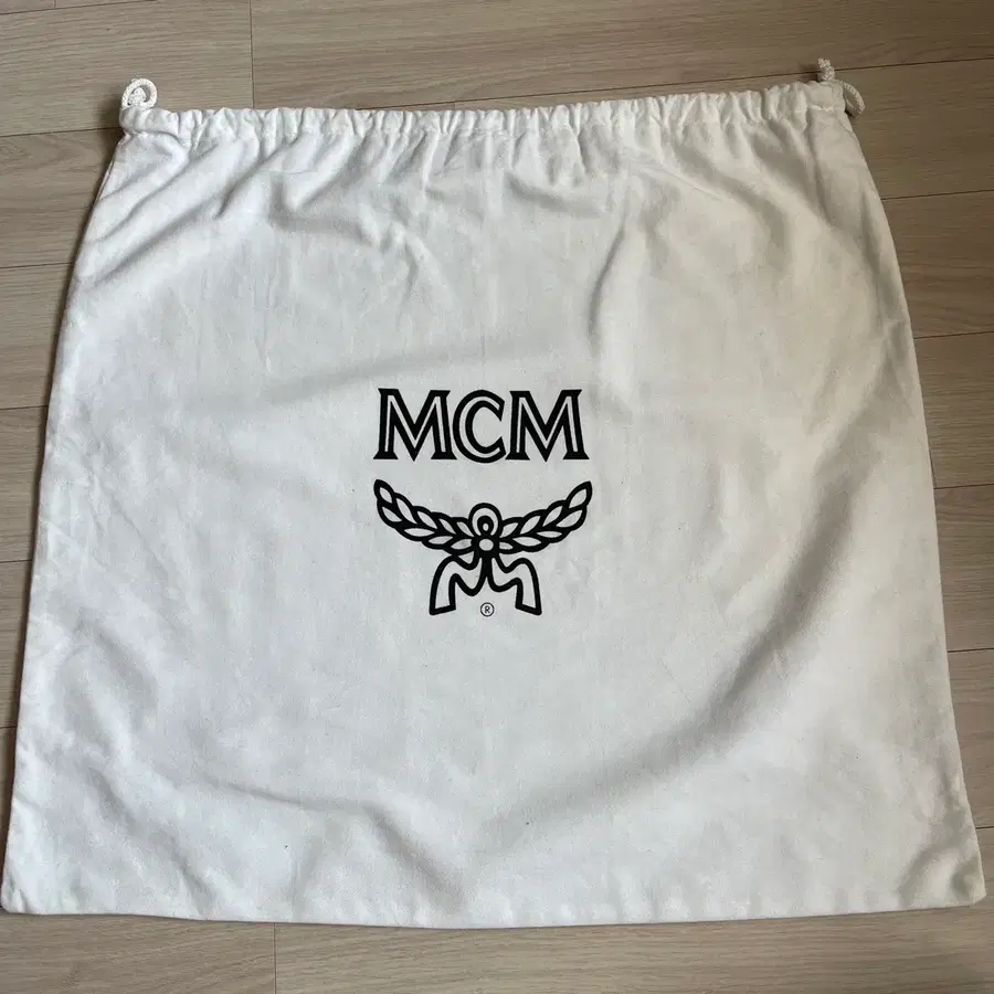 MCM 더스트백